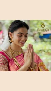 Spandana Palli Instagram - We welcome you to the divine world of South Indian temple Jewellery with Sai Seeta Jewellers! We want you to witness @imspandanaofficial exploring our store for authentic and traditional jewellery that truly symbolises our rich heritage. Adorn yourself with pieces that carry the essence of our culture and craftsmanship. ✨ Come and Visit our store to see the perfect temple jewelleries of our tradition. Hyderabad , Telengana. India