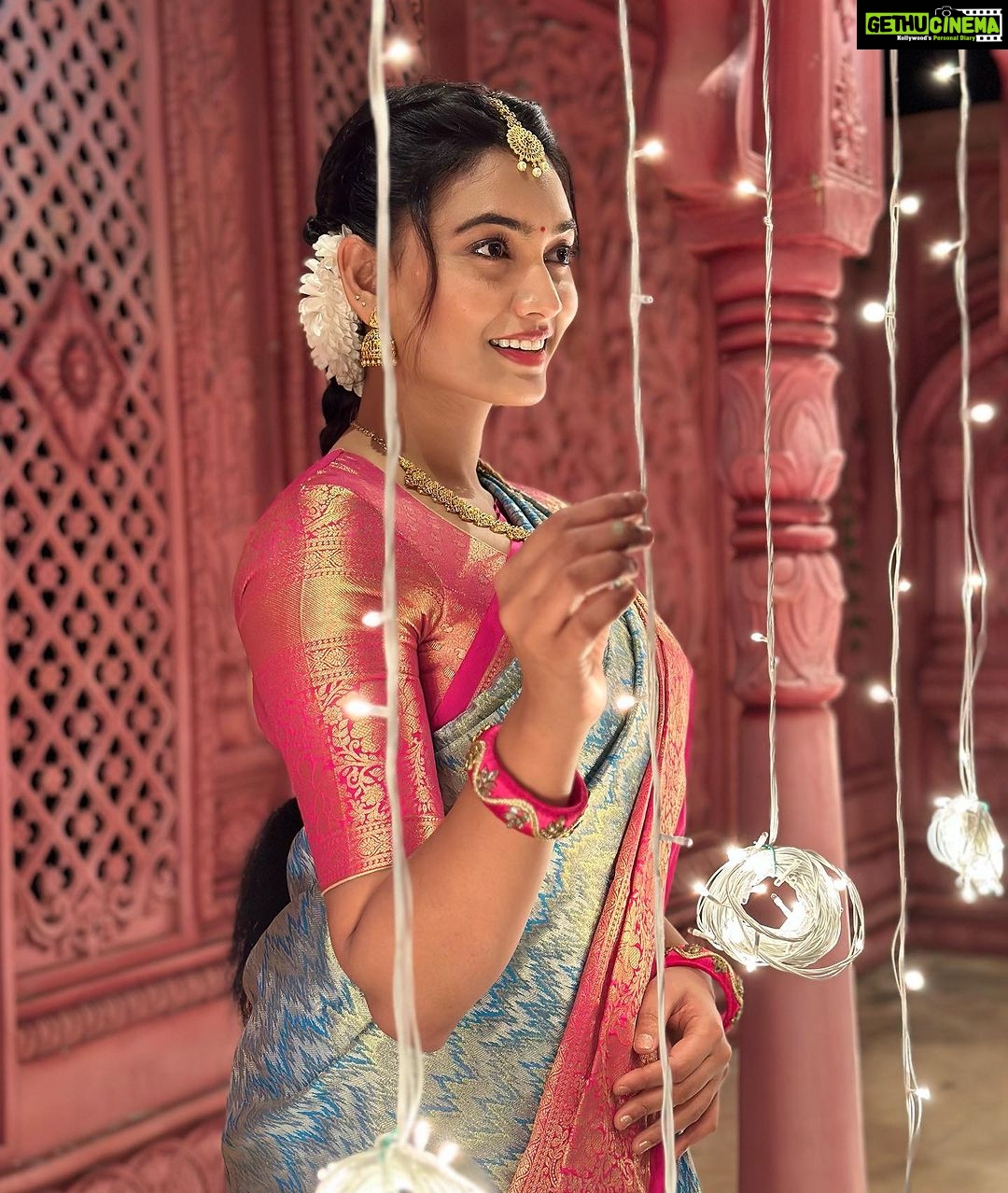 Spandana Palli Instagram - Happy Diwali ๐ช everyone ๐ clicked by the most beautiful girl ๐งโค๏ธ๐ @isshh29 India