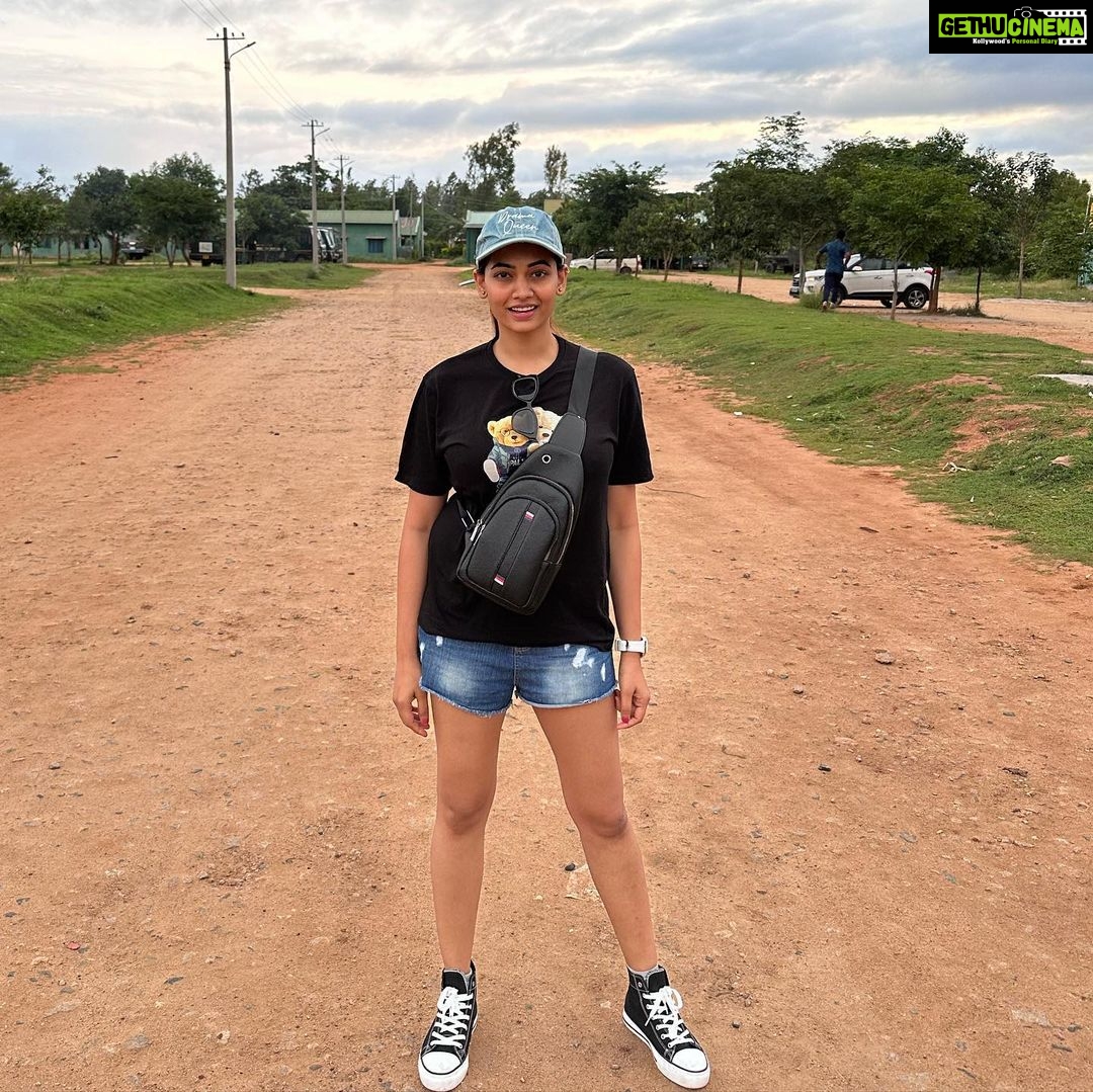 Spandana Palli Instagram - Vibing with nature 🌷💃🏼 Bandipur Tiger Reserve