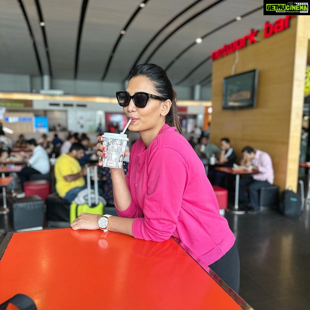 Spandana Palli Instagram - Women are meant to be loved, not to be understood😎 #loveyou #life #women #travel #travelpics Rajiv Gandhi International Airport