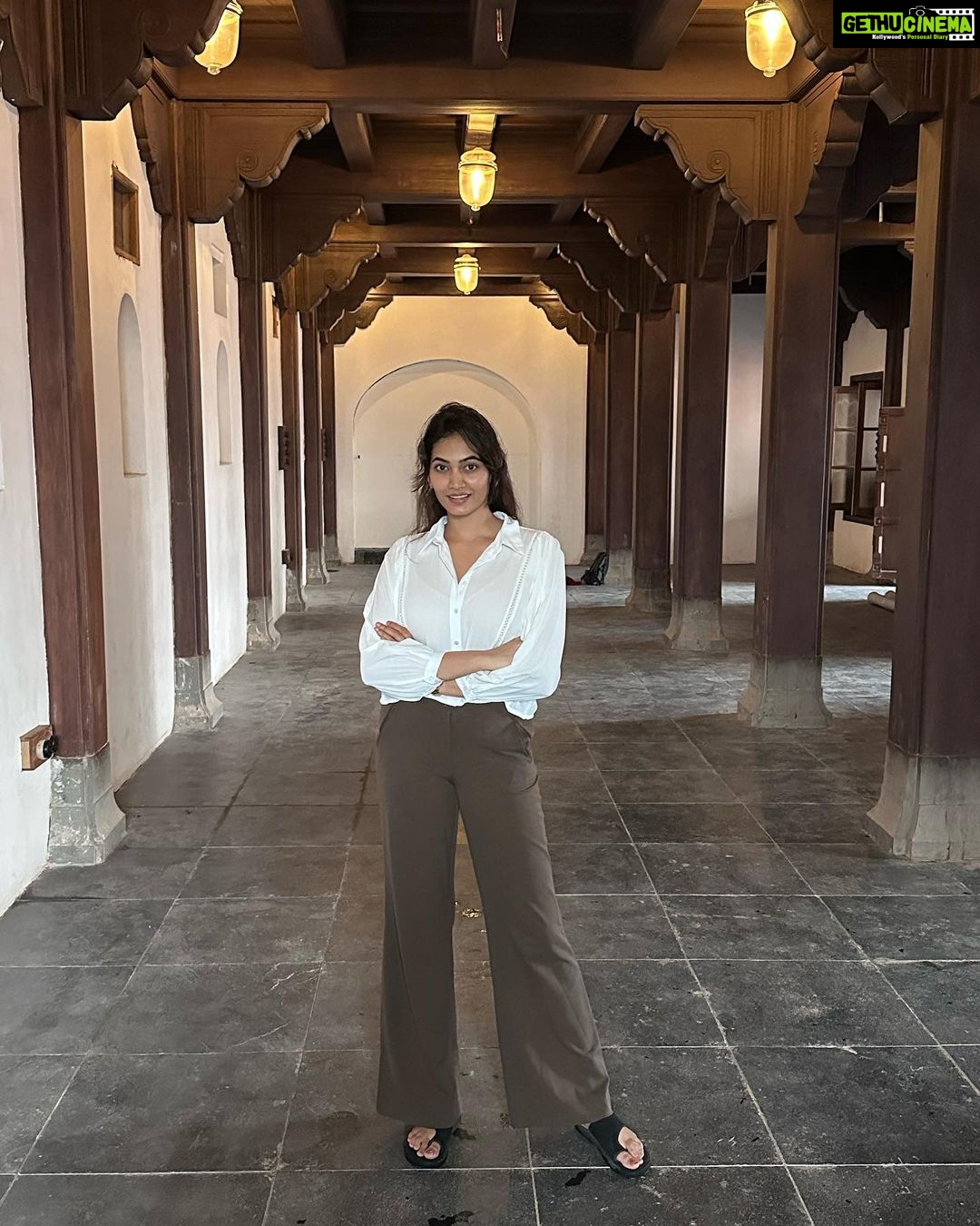 Spandana Palli Instagram - 🥳♥️ Rajwada Fort, Indore