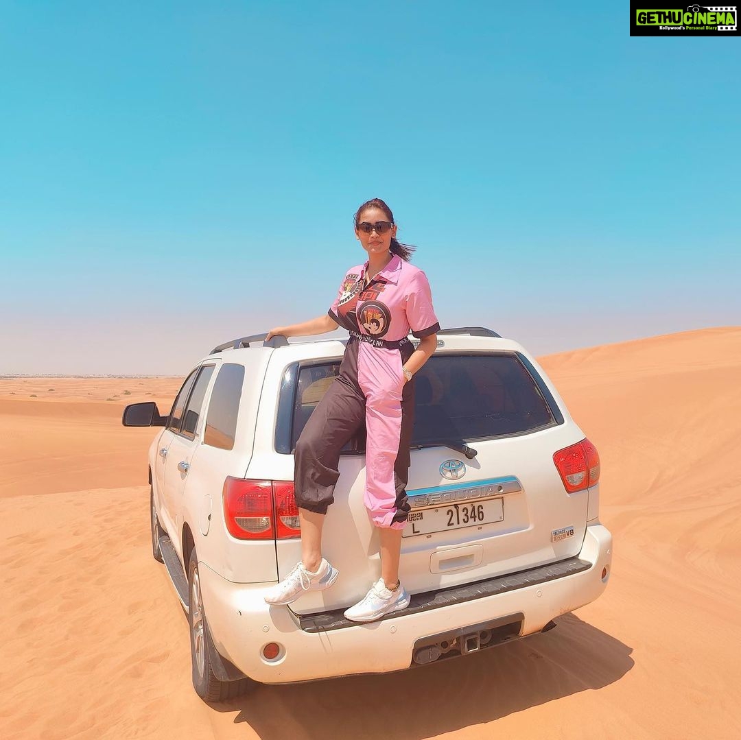 Spandana Palli Instagram - Hello Dubai 😎