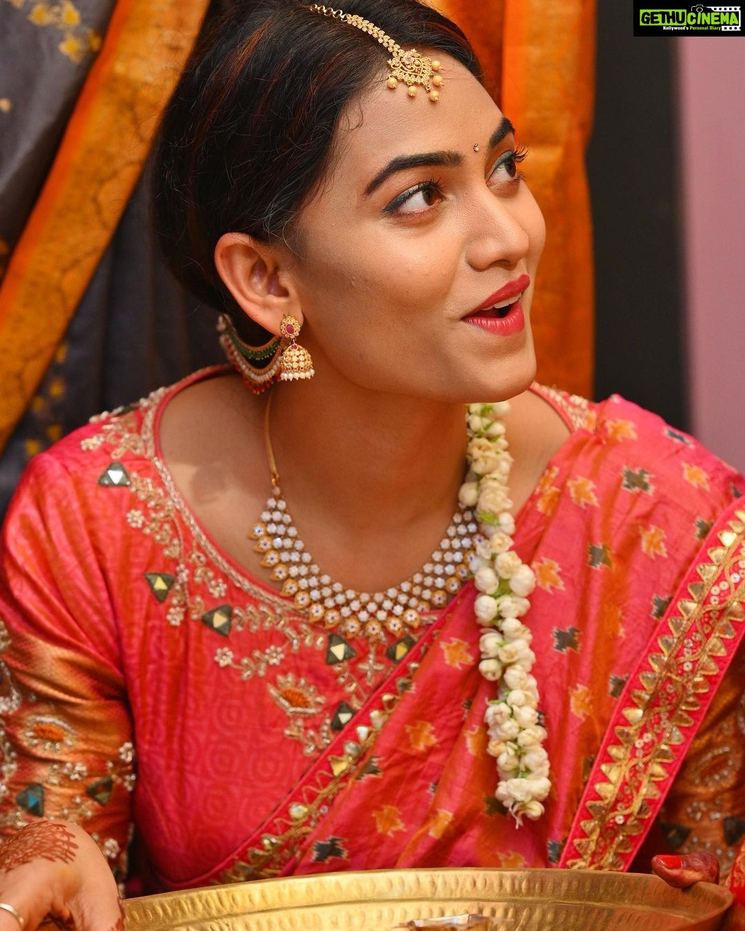 Spandana Palli Instagram - The camera 🎥 and I were great friends 💕It loves me, and I love it♥️How beautifully 👌camera captured my tradition 💕gharkishaadi Vishakapatnam