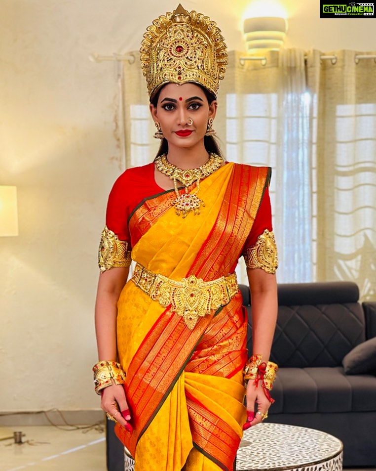 Spandana Palli Instagram - nine nights of Navratri ends 🙏 may your life be filled with happiness, and your home with love and laughter.