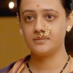 Spruha Joshi Instagram – ‘लोकमान्य’ मालिकेचा हा माझ्यावर चित्रित झालेला, शूटच्या शेवटच्या दिवशीचा शेवटचा प्रसंग! सत्यभामेच्या व्यक्तिमत्त्वातला सगळा अर्क या एका प्रसंगात आहे! मी भाग्यवान आहे हे सादर करण्याची संधी मिळाल्याबद्दल.. असे निर्माते, दिग्दर्शक, सहकलाकार प्रत्येक कलाकाराला मिळत राहोत..

@zeemarathiofficial @dashami_official @malegaonkasuperman @kalyanipathare @adwaitdadarkarofficial @arti.more18 @fidato_83
@kshitish.date__making.believe @aparna.padgaonkar @ninadvaidya @ambar_ganpule @rohanktendulkar @akash_shirke @parth_padmashali_official3 @joshi.sampada @vaikhari_pathak @o.m.k.a.r_kulkarni @dastangoakshay @writerbhaktiparab 
@ambar_ganpule 
@rohanktendulkar 
@akash_shirke 

#spruhajoshi #marathiactors #movies #theatre #actorslife #zee #zeemarathi #marathitelevision #lokmanya #lokmanyatilak