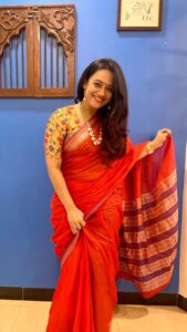 Spruha Joshi Instagram - Six yards of pure sophistication!

Styled by - @sayalee_marathe 
Jewellery by - @houseofaadyaa

#spruhajoshi #marathiactors #movies #theatre #actorslife #zee #zeemarathi #marathitelevision