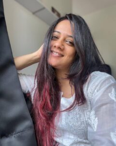 Spruha Joshi Instagram - Life's too short for one hair color

Hairstylist: @hairography27

#spruhajoshi #marathiactors #movies #theatre #actorslife #zee #zeemarathi #marathitelevision