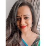 Spruha Joshi Instagram - कविता रुजूनि येती.. धन्यवाद ‘महाराष्ट्र टाईम्स’ या अनुभवासाठी 🙂 Saree by - @shinell27 @tanmay_jangam @kishorsawmitrasawmitra @madhurani.prabhulkar @guruthakurofficial @sangesamira @maharashtratimesonline @mumbaitimes #spruhajoshi #marathiactors #movies #theatre #actorslife #zee #zeemarathi #marathitelevision