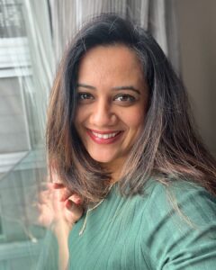 Spruha Joshi Instagram - Making happiness a priority ❤️ #spruhajoshi #marathiactors #movies #theatre #actorslife #zee #zeemarathi #marathitelevision Mumbai, Maharashtra