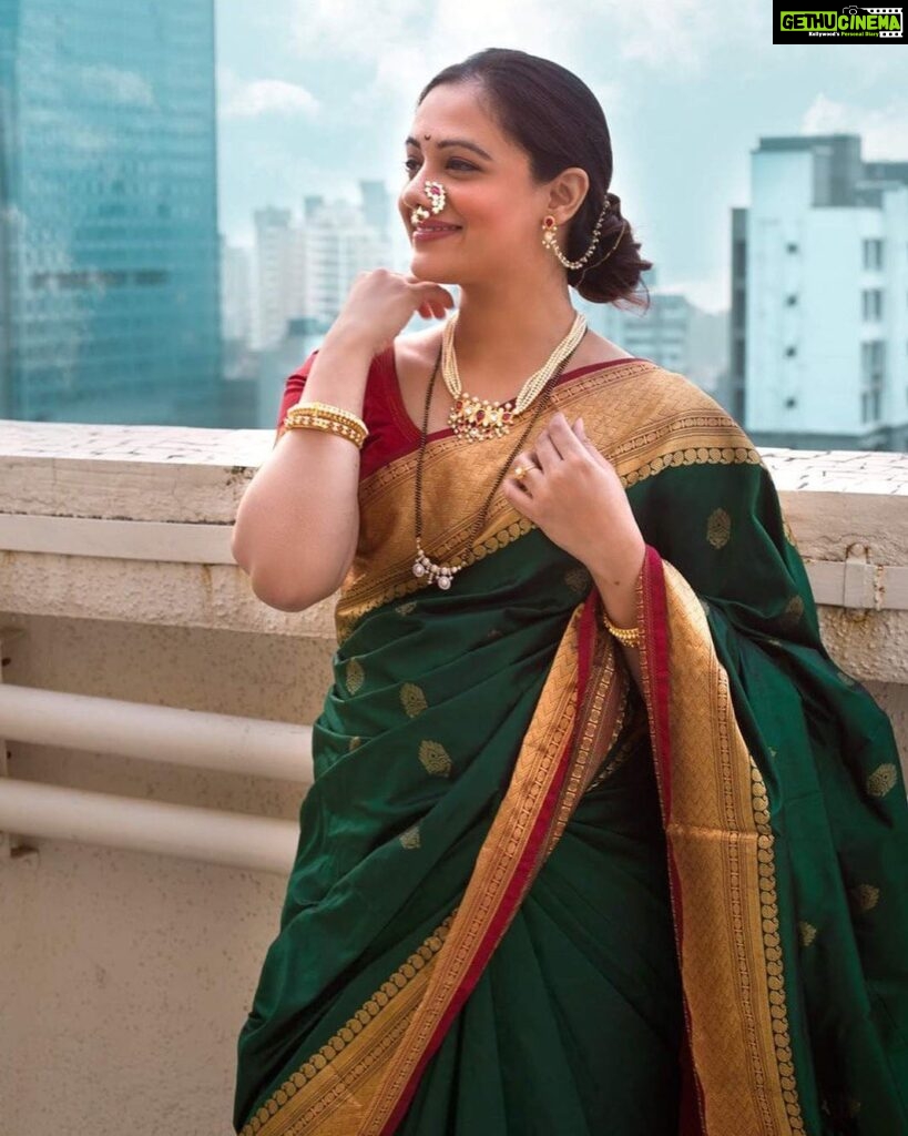 Spruha Joshi Instagram - When you want to wear a saree everywhere #spruhajoshi #marathiactors #movies #theatre #actorslife #zee #zeemarathi #marathitelevision
