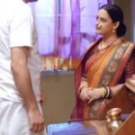 Spruha Joshi Instagram - माफी कुणी आणि का मागावी? @zeemarathiofficial @dashami_official @kshitish.date__making.believe @malegaonkasuperman @kalyanipathare @adwaitdadarkarofficial @fidato_83 @kshitish.date__making.believe @aparna.padgaonkar @ninadvaidya #spruhajoshi #marathiactors #movies #theatre #actorslife #zee #zeemarathi #marathitelevision #lokmanya #lokmanyatilak