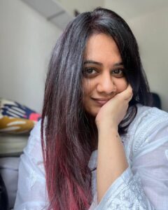 Spruha Joshi Instagram - Life's too short for one hair color

Hairstylist: @hairography27

#spruhajoshi #marathiactors #movies #theatre #actorslife #zee #zeemarathi #marathitelevision