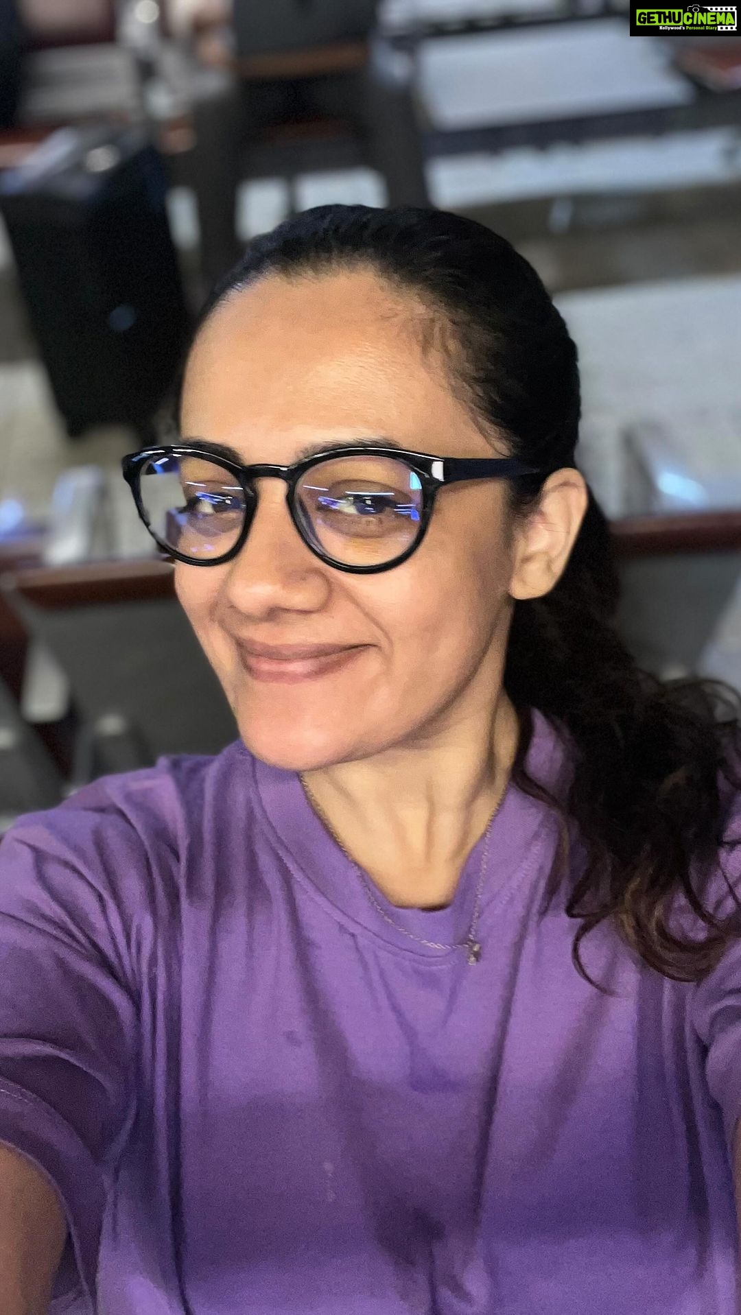 Spruha Joshi Instagram - No matter how you are feeling.. No matter what you are going through.. You got to keep pushing through.. 🙌🏻 Prayers to all those who have been struggling with anything in their lives.. Love and light to a you all 🙌🏻💕 #workhard #actorslife