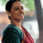 Spruha Joshi Instagram - भामा - बळवंत 🌸 अंतर किती थोडेसे अंतर जणु नाहीसे अंतर किती थोडेसे हृदयाला साहेसे.. - पु. शि . रेगे 🌸 📸 @fidato_83 🙏🏼