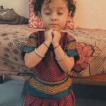 Spruha Joshi Instagram - ‘महाराष्ट्र शाहीर’ हा सिनेमा आपल्या मराठीपणाच्या अभिमानासाठी नक्की पहायला हवा. @kedarshindems अभिनंदन🌸 आणि @ankushpchaudhari खूप प्रेम ❤️