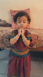 Spruha Joshi Instagram - ‘महाराष्ट्र शाहीर’ हा सिनेमा आपल्या मराठीपणाच्या अभिमानासाठी नक्की पहायला हवा. @kedarshindems अभिनंदन🌸 आणि @ankushpchaudhari खूप प्रेम ❤️