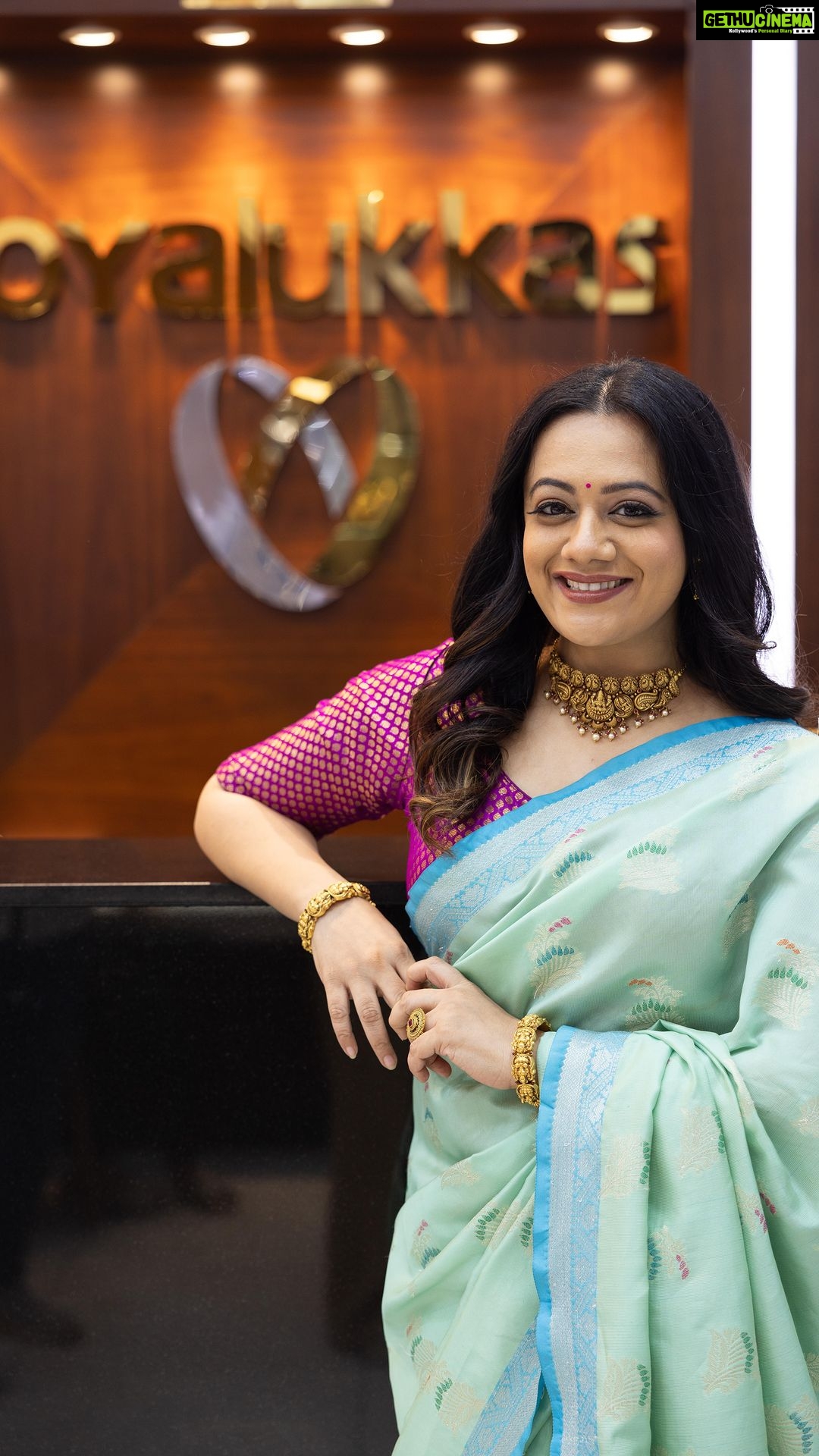 Spruha Joshi Instagram - The Incredible Jewellery sale of the year is here!!. Celebrate Gudi Padwa with Joyalukkas and Get Flat 50% off on making charges of Gold, Diamonds & Precious Jewellery! Offer is valid till 26th March 2023. #Joyalukkas #GudiPadwa #TheIncredibleJewellerySaleofTheYear #SpruhaJoshi #Andheri #ad