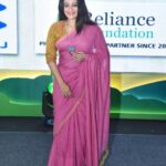 Spruha Joshi Instagram - Anchoring the joyous celebration of the ‘Farmer Cup 2023’ by Paani Foundation with the amazing Neeraj Narkar. Thank you Satyajit Bhatkal, Amir khan, Kiran Rao for including me in this team of superlatively talented people and giving me an opportunity to experience the joy, tears, love and the humongous strength of our own people. Anchoring this event has become an yearly ritual for me and I’m blessed to be a part of the team. Styled by : @tanmay_jangam Saree by - @suta_bombay 📸 @sagardaniphotos #spruhajoshi #actingcareer #marathiactors #movies #theatre #actorslife #marathitelevision