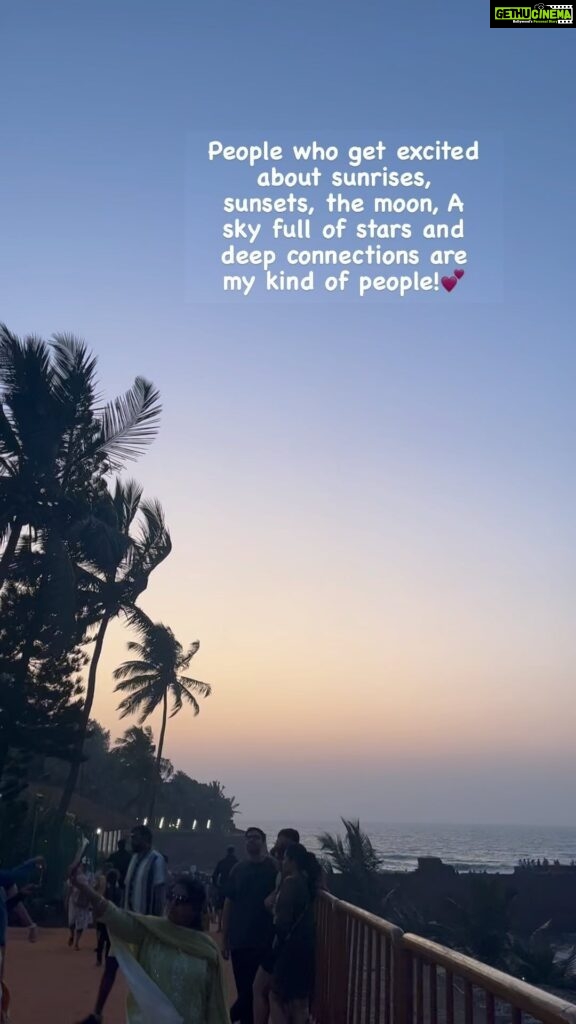 Spruha Joshi Instagram - People who get excited about sunrises, sunsets, the moon, A sky full of stars and deep connections are my kind of people!💕