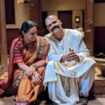 Spruha Joshi Instagram - Congratulations to the entire team on completing 50 episodes of Lokmanya💯 @zeemarathiofficial @dashami_official @malegaonkasuperman @kalyanipathare @adwaitdadarkarofficial @ashutoshparandkar @arti.more18 @niranjanparandkar @fidato_83 @kshitish.date__making.believe @aparna.padgaonkar @ninadvaidya #spruhajoshi #marathiactors #movies #theatre #actorslife #zee #zeemarathi #marathitelevision #lokmanya #lokmanyatilak Mumbai, Maharashtra
