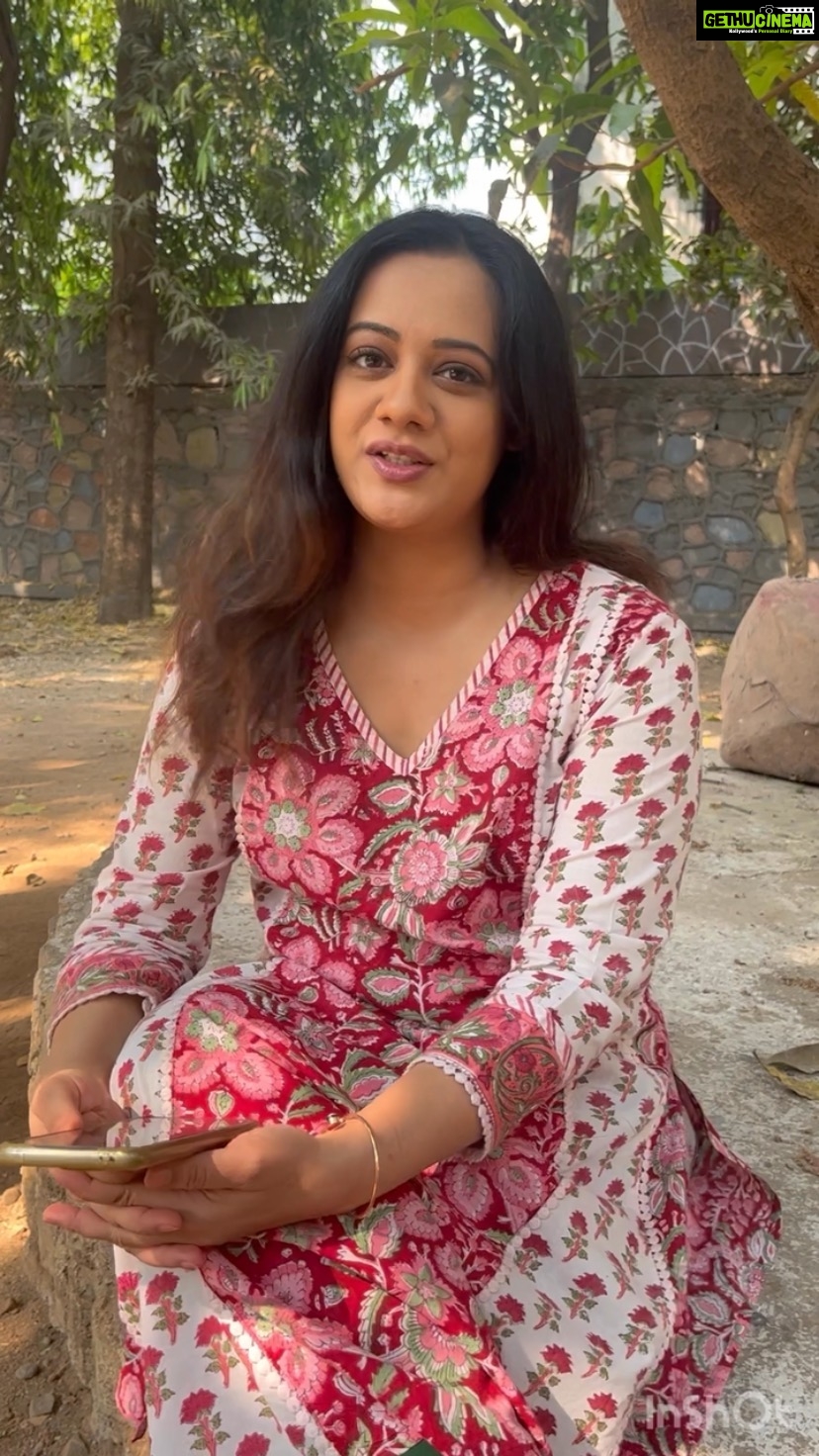 Spruha Joshi Instagram - सतत ‘सॉरी’ म्हणणं टाळूया.. आज, आणि नेहमीच! Happy International Women’s day #spruhajoshi #actingcareer #marathiactors #movies #theatre #actorslife #marathitelevision #womensday #womenempowerment #explorepage