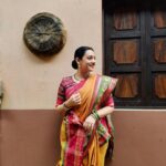 Spruha Joshi Instagram - Trust the vibes you get, energy doesn’t lie. 📸- @kshitish.date__making.believe #spruhajoshi #actingcareer #marathiactors #movies #theatre #actorslife #marathitelevision