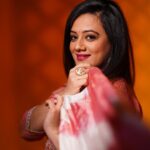 Spruha Joshi Instagram - Less Perfection, more Authenticity Shot by - @ganesh_theshutterkey Styled by - @shalmalee_t MUA - @rathod_pournima #spruhajoshi #actingcareer #marathiactors #movies #theatre #actorslife #marathitelevision