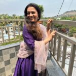 Spruha Joshi Instagram - Keeping it Simple Outfit by @labelkasya #spruhajoshi #actingcareer #marathiactors #movies #theatre #actorslife #marathitelevision