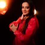 Spruha Joshi Instagram - You were not given this life to be Average Shot by - @ganesh_theshutterkey Styled by - @shalmalee_t MUA - @rathod_pournima #spruhajoshi #actingcareer #marathiactors #movies #theatre #actorslife #marathitelevision