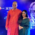 Spruha Joshi Instagram - Our pretty girl @spruhavarad and the striking @kshitish.date__making.believe in our newly launched GULMOHAR collection promoting their show Lokmanya at a recent event. Do watch Lokmanya every wed-sat @9.30pm only on @zeemarathiofficial To order the outfits WhatsApp us on 9594963985 or DM us. . . #colourchaap #colourchaapdesigns Pune, Maharashtra