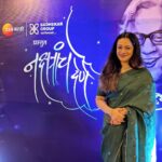 Spruha Joshi Instagram - Our pretty girl @spruhavarad and the striking @kshitish.date__making.believe in our newly launched GULMOHAR collection promoting their show Lokmanya at a recent event. Do watch Lokmanya every wed-sat @9.30pm only on @zeemarathiofficial To order the outfits WhatsApp us on 9594963985 or DM us. . . #colourchaap #colourchaapdesigns Pune, Maharashtra