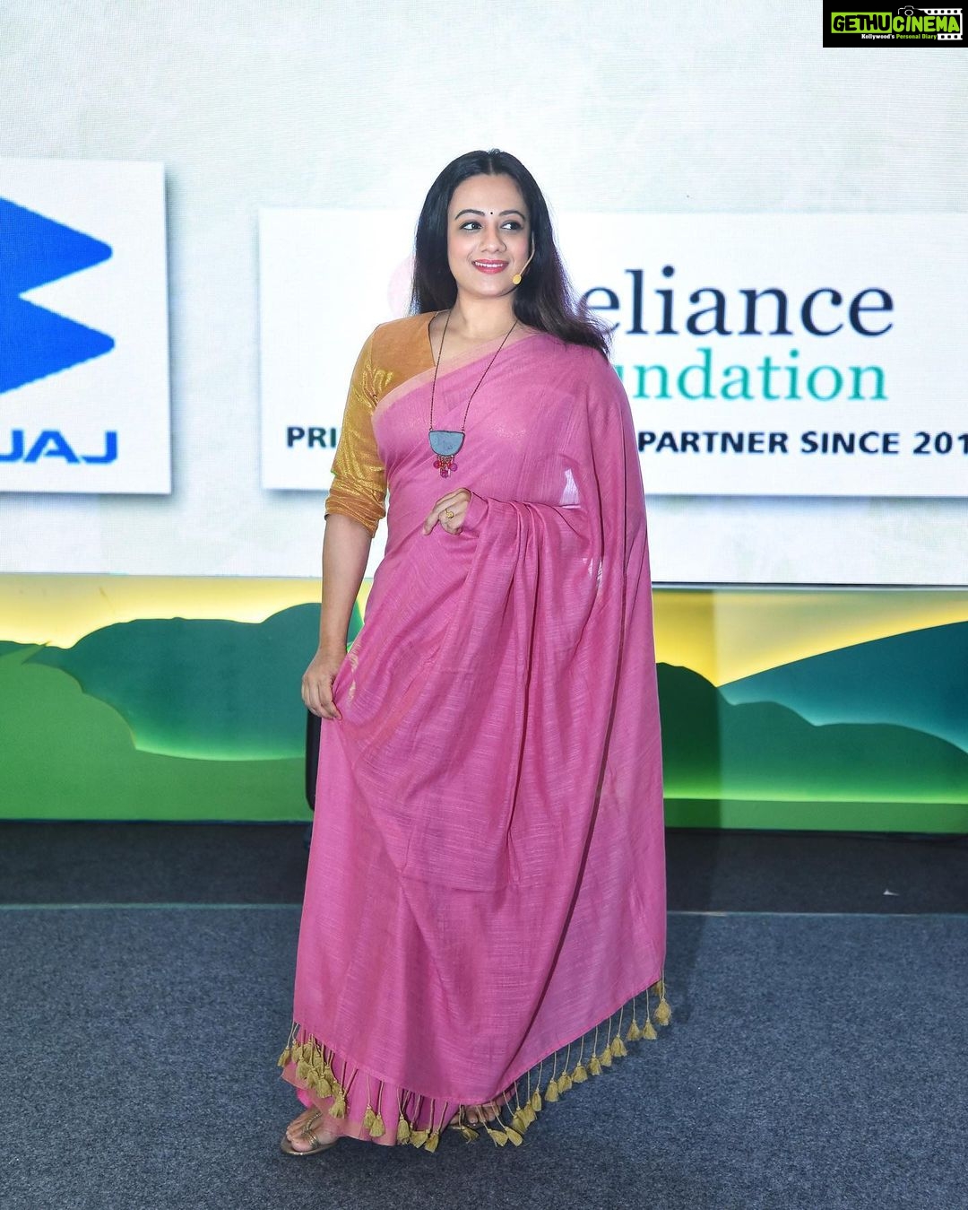 Spruha Joshi - 21.5K Likes - Anchoring the joyous celebration of the ‘Farmer Cup 2023’ by Paani Foundation with the amazing Neeraj Narkar. Thank you Satyajit Bhatkal, Amir khan, Kiran Rao for including me in this team of superlatively talented people and giving me an opportunity to experience the joy, tears, love and the humongous strength of our own people. Anchoring this event has become an yearly ritual for me and I’m blessed to be a part of the team.
Styled by : @tanmay_jangam
Saree by - @suta_bombay
📸 @sagardaniphotos
#spruhajoshi #actingcareer #marathiactors #movies #theatre #actorslife #marathitelevision
