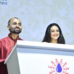 Spruha Joshi Instagram - Anchoring the joyous celebration of the ‘Farmer Cup 2023’ by Paani Foundation with the amazing Neeraj Narkar. Thank you Satyajit Bhatkal, Amir khan, Kiran Rao for including me in this team of superlatively talented people and giving me an opportunity to experience the joy, tears, love and the humongous strength of our own people. Anchoring this event has become an yearly ritual for me and I’m blessed to be a part of the team. Styled by : @tanmay_jangam Saree by - @suta_bombay 📸 @sagardaniphotos #spruhajoshi #actingcareer #marathiactors #movies #theatre #actorslife #marathitelevision