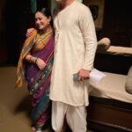 Spruha Joshi Instagram - 1st day of shoot for Lokmanya!! Video shot and edited by @anirudha_joshi97 @zeemarathiofficial @dashami_official @malegaonkasuperman @kalyanipathare @adwaitdadarkarofficial @ashutoshparandkar @niranjanparandkar @fidato_83 @kshitish.date__making.believe @aparna.padgaonkar @ninadvaidya #spruhajoshi #marathiactors #movies #theatre #actorslife #zee #zeemarathi #marathitelevision #lokmanya #lokmanyatilak