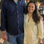 Spruha Joshi Instagram - & to many more… @varadinsta #spruhajoshi #writer #poet #art #artist #indianartist #marathimovie #marathiindustry #anniversary #anniversarycelebration