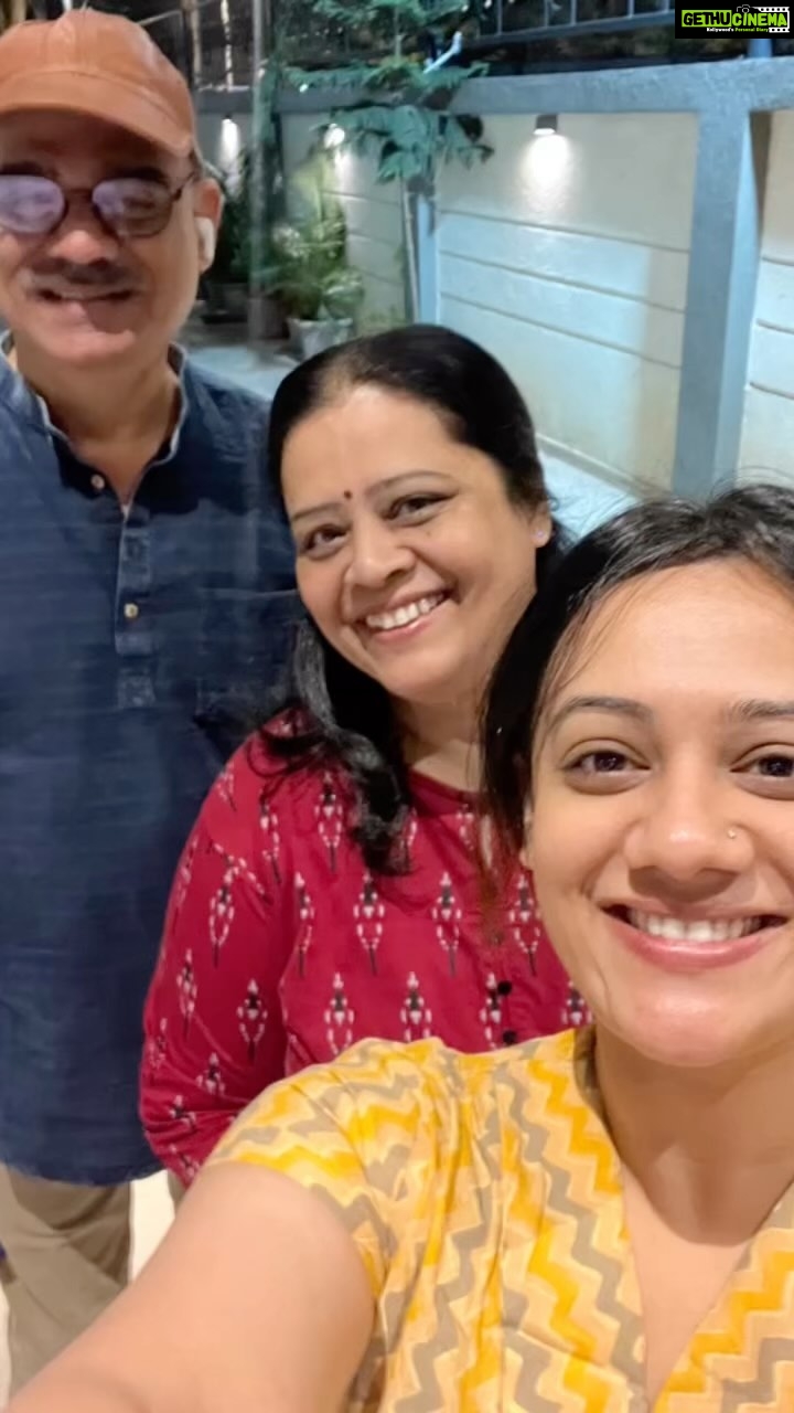 Spruha Joshi Instagram - Recently had a wonderful family get together at our native place -Khed, Konkan.. It feels just so right to go back to the roots.. to the people who matter the most.. To go back to all the small joys of life.. The laughter.. The FAMIlLY! Iโm eternally grateful for mine! ๐๐ผ๐ธ #spruhajoshi #travelfoodie #foodgram #travelgram #foodtraveler #travelphotography #foodtravelstories #indianfood #foodstreet #foodoftheday #foodlove #foodbeast #instagood #dinner #cooking #healthyfood #chef #photography #foodblogging #foodtrucks #eat #foodculture #pontianak #breakfast #foodtography #travelling Khed , Ratnagiri