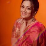 Spruha Joshi Instagram - The little things in life matter! 📸- @ganesh_theshutterkey Saree - @kalamandir_thane Styled by - @shalmalee_t MUA - @rathod_pournima #spruhajoshi #actingcareer #marathiactors #movies #theatre #actorslife #marathitelevision #sareelove #explorepage #sareefashion