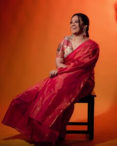 Spruha Joshi Instagram - The little things in life matter!

📸- @ganesh_theshutterkey
Saree - @kalamandir_thane 
Styled by - @shalmalee_t 
MUA - @rathod_pournima 

#spruhajoshi #actingcareer #marathiactors #movies #theatre #actorslife #marathitelevision #sareelove #explorepage #sareefashion