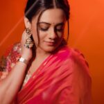 Spruha Joshi Instagram - The little things in life matter! 📸- @ganesh_theshutterkey Saree - @kalamandir_thane Styled by - @shalmalee_t MUA - @rathod_pournima #spruhajoshi #actingcareer #marathiactors #movies #theatre #actorslife #marathitelevision #sareelove #explorepage #sareefashion