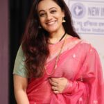 Spruha Joshi Instagram - मर्मबंधातली ठेव ही.. Picture courtesy: Veena Gokhale #spruhajoshi #marathiactors #movies #theatre #actorslife #marathitelevision #saree