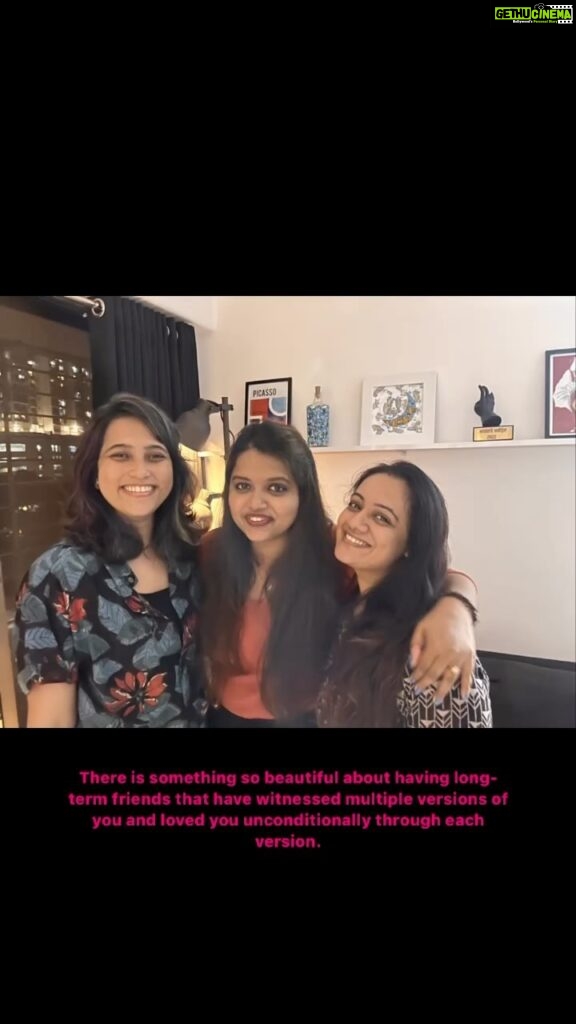 Spruha Joshi Instagram - My girls 😘💕 Mumbai - मुंबई