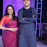 Spruha Joshi Instagram – Lokmanya promotions with my favourites ❤️

Guess the show 🙈

Styling by @shalmalee_t 

#spruhajoshi #marathiactors #movies #theatre #actorslife #zee #zeemarathi #marathitelevision #lokmanya #lokmanyatilak
