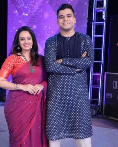 Spruha Joshi Instagram - Lokmanya promotions with my favourites ❤️

Guess the show 🙈

Styling by @shalmalee_t 

#spruhajoshi #marathiactors #movies #theatre #actorslife #zee #zeemarathi #marathitelevision #lokmanya #lokmanyatilak