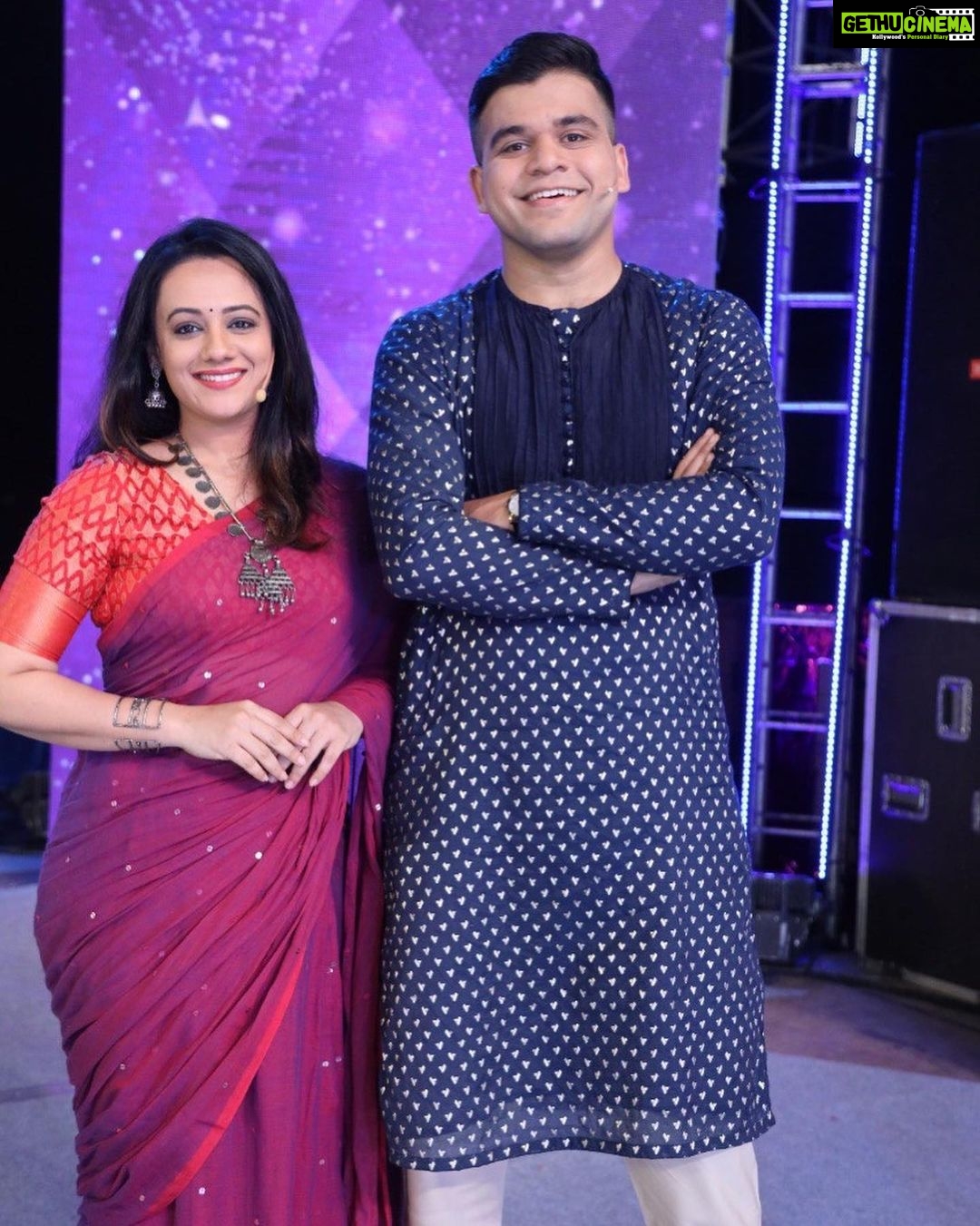 Spruha Joshi - 28.2K Likes - Lokmanya promotions with my favourites ❤️
Guess the show 🙈
Styling by @shalmalee_t
#spruhajoshi #marathiactors #movies #theatre #actorslife #zee #zeemarathi #marathitelevision #lokmanya #lokmanyatilak