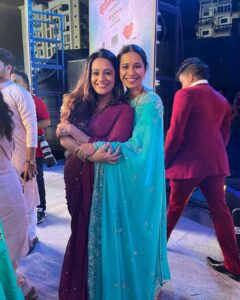 Spruha Joshi Instagram - Lokmanya promotions with my favourites ❤️

Guess the show 🙈

Styling by @shalmalee_t 

#spruhajoshi #marathiactors #movies #theatre #actorslife #zee #zeemarathi #marathitelevision #lokmanya #lokmanyatilak