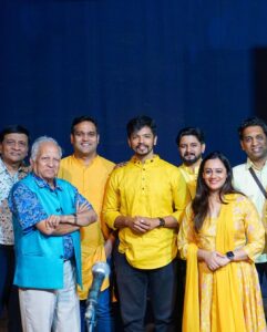Spruha Joshi Instagram - Pune has always been such a great audience.
@shabd_savali 
@kaviprathamesh 
@alokwired 
@aadityadavane 
@writeright.sanket 

Outfit by - @kalanidhionline 
Styled by - @shalmalee_t 

Picture courtesy: @rushi_clicker 

#spruhajoshi #poem #poetry #poetrycommunity #marathi #marathipoems #kavita #marathikavita #actor #actorslife #marathiactors