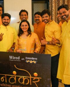 Spruha Joshi Instagram - Pune has always been such a great audience.
@shabd_savali 
@kaviprathamesh 
@alokwired 
@aadityadavane 
@writeright.sanket 

Outfit by - @kalanidhionline 
Styled by - @shalmalee_t 

Picture courtesy: @rushi_clicker 

#spruhajoshi #poem #poetry #poetrycommunity #marathi #marathipoems #kavita #marathikavita #actor #actorslife #marathiactors