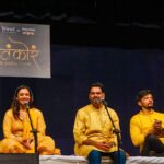 Spruha Joshi Instagram - Pune has always been such a great audience. @shabd_savali @kaviprathamesh @alokwired @aadityadavane @writeright.sanket Outfit by - @kalanidhionline Styled by - @shalmalee_t Picture courtesy: @rushi_clicker #spruhajoshi #poem #poetry #poetrycommunity #marathi #marathipoems #kavita #marathikavita #actor #actorslife #marathiactors Pune, Maharashtra
