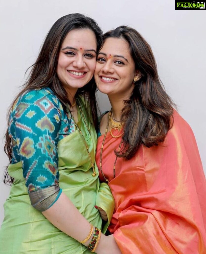 Spruha Joshi Instagram - Happy Children’s Day to the kid within us✨ #happychildrensday #spruhajoshi #spruhavarad #happyfaces #siblingsgoals #childhoodmemory #chachanehru