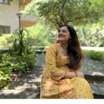 Spruha Joshi Instagram - Feeling radiant 💛 . . . . . . . #spruhajoshi #yellow #sunshine #smile #love